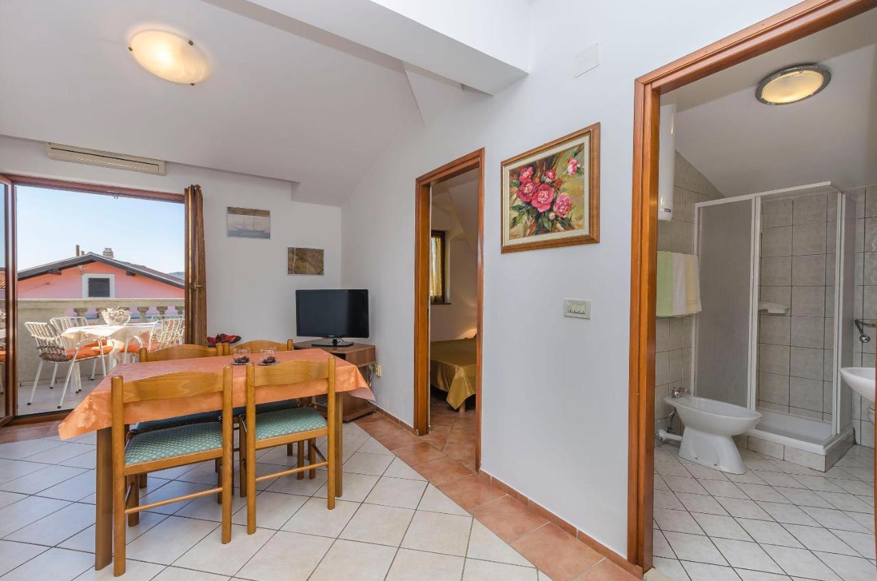 Apartments Villa Estella Srima Kültér fotó